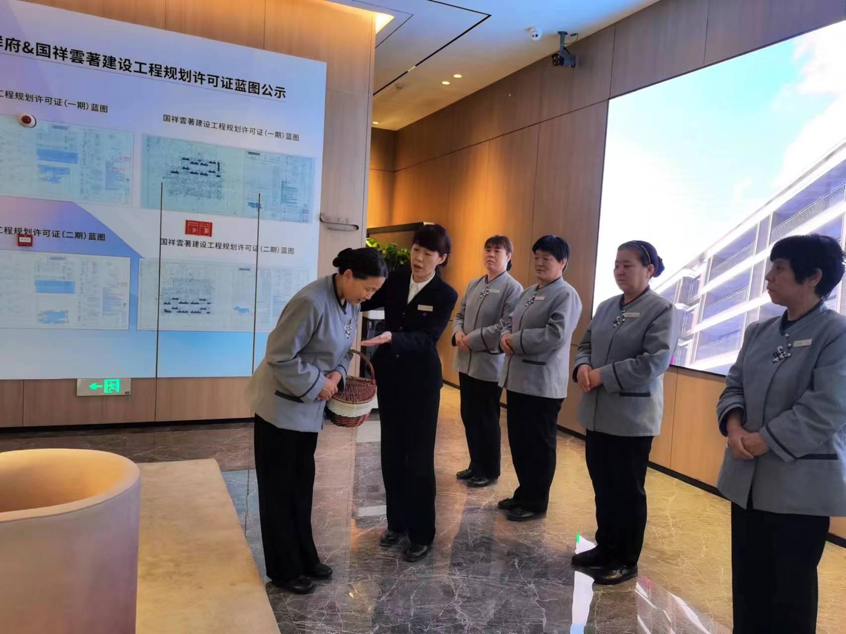 員工列隊、禮儀培訓展示1